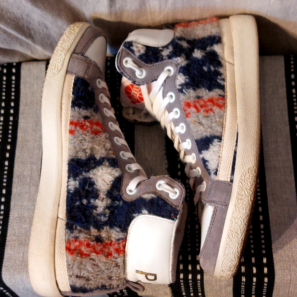 Pantofola d'Oro white & grey hi-top sneaker w sherpa trim, sz 40, EUC
